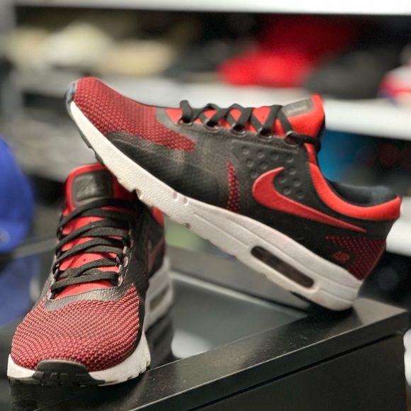 NIKE MEN AIR MAX ZERO ESSENTIAL - Picture 1 of 6